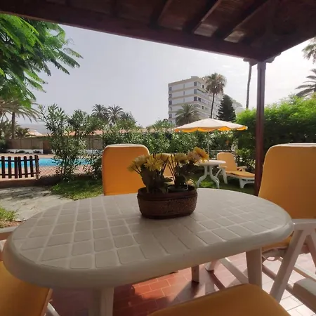 Дом отдыха Lovely With Parking